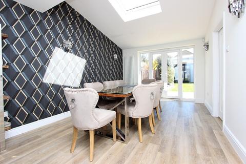 31 Garratts Lane, Banstead, SM7 2EA