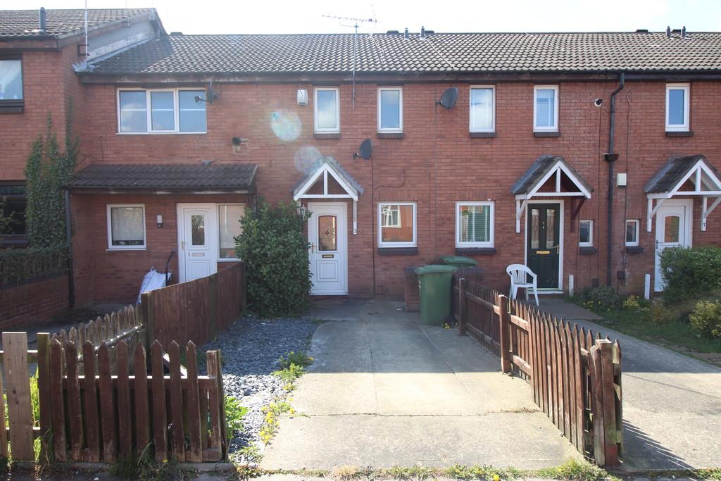 Cuthbert Close, Thornaby... 2 bed terraced house £495 pcm (£114 pw)