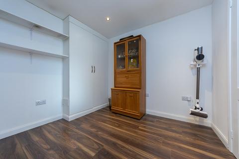 27 Langton Way, Croydon, CR0 5BQ