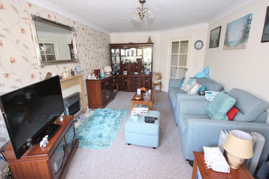 Glendower Court, Velindre Road, Whitchurch 1 bed flat £105,000