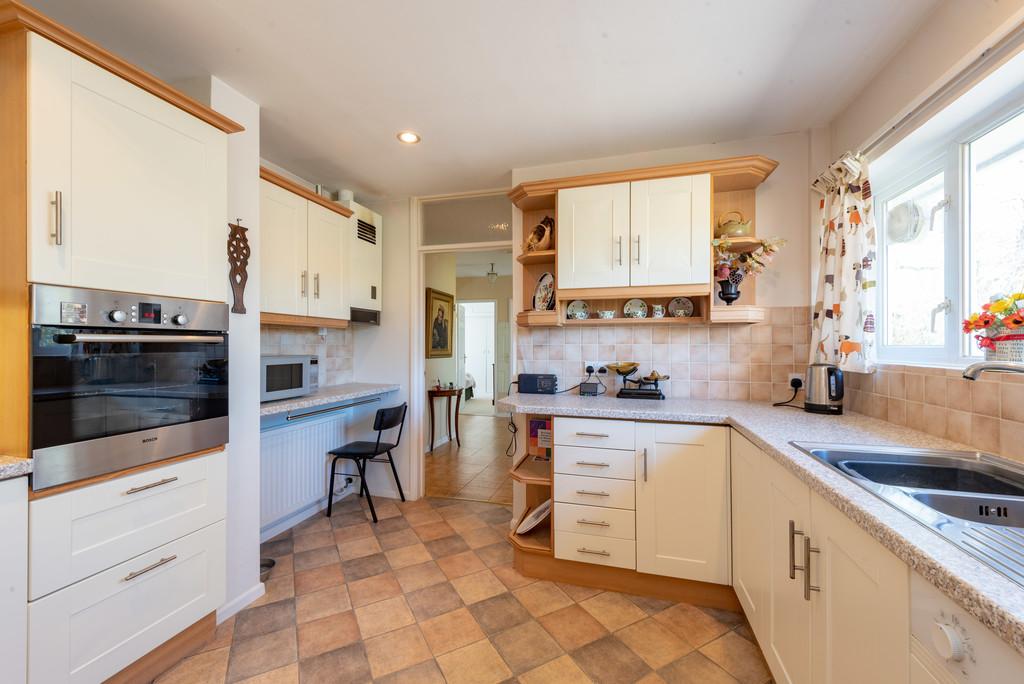 Through Duncans, Woodbridge, IP12 4EA 3 bed detached bungalow £565,000