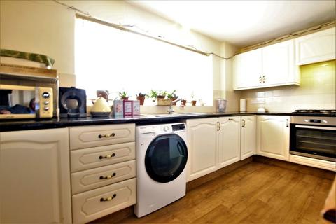 84 Cheviot Road, Slough, SL3 8UA