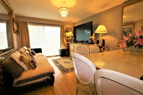 84 Cheviot Road, Slough, SL3 8UA