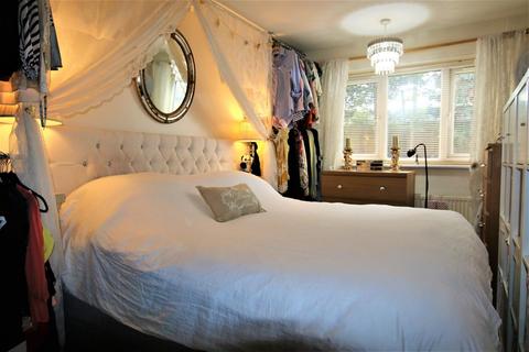 84 Cheviot Road, Slough, SL3 8UA