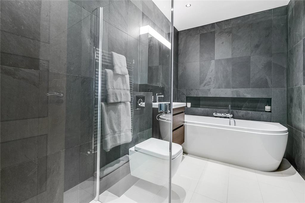 En-Suite Bathroom