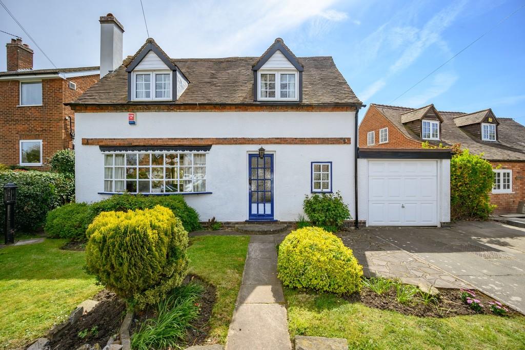 Lodge Road, Knowle 3 bed detached house £450,000