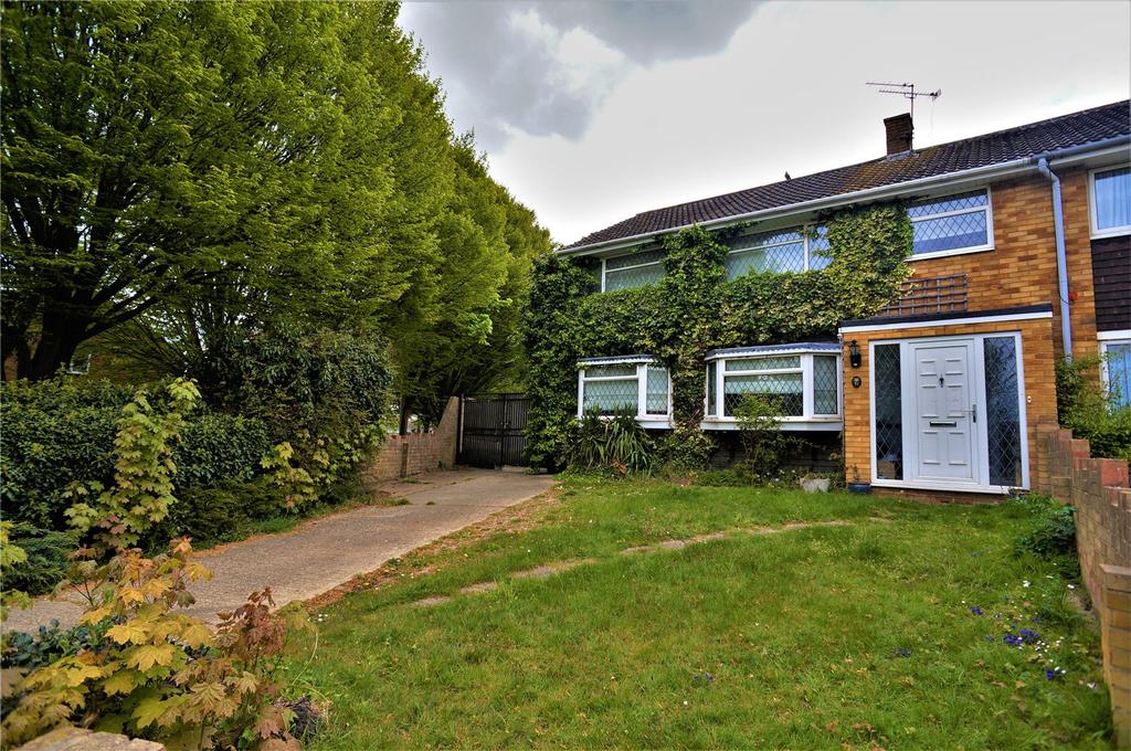 Mulberry Road, Northfleet, Gravesend 4 bed semidetached house £1,650