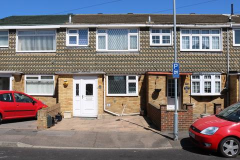 57 Blake Close, Rainham, RM13 8BE