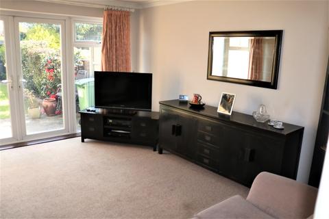 57 Blake Close, Rainham, RM13 8BE