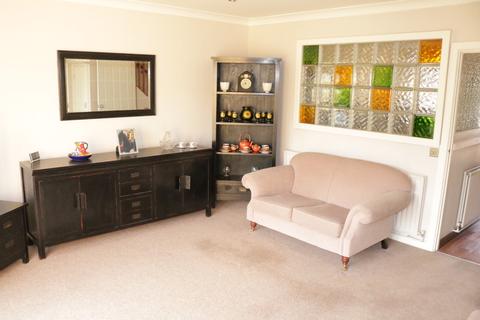 57 Blake Close, Rainham, RM13 8BE