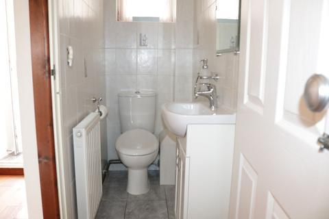 57 Blake Close, Rainham, RM13 8BE