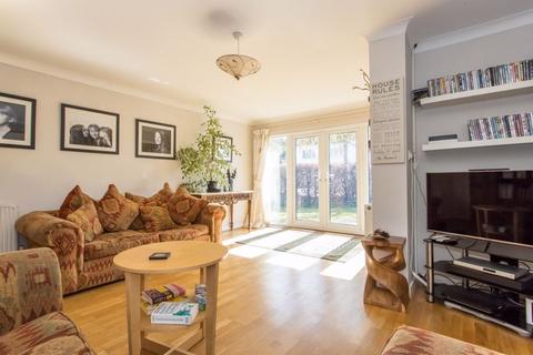 31 Britten Road, Penarth, CF64 3QJ