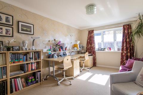 31 Britten Road, Penarth, CF64 3QJ