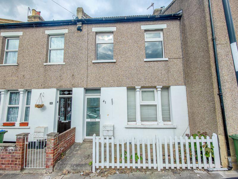 Riverdale Road, Plumstead, London SE18 2 bed terraced house £1,425