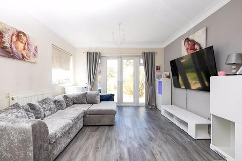 11 Alexander Close, Sidcup, DA15 8QY