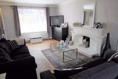22 Pine Hill, Epsom, KT18 7BG