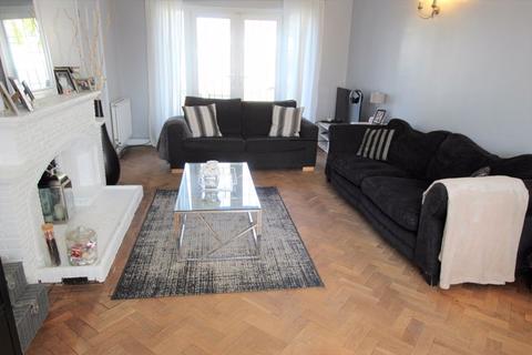 22 Pine Hill, Epsom, KT18 7BG
