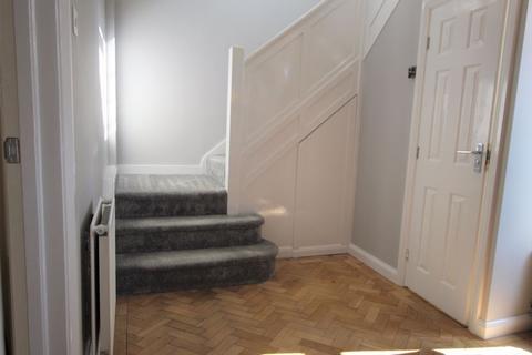 22 Pine Hill, Epsom, KT18 7BG