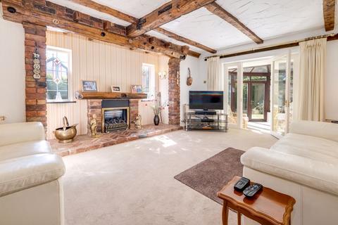 9 Applecross, Four Oaks, Sutton Coldfield, B74 2RD