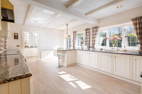 9 Applecross, Four Oaks, Sutton Coldfield, B74 2RD