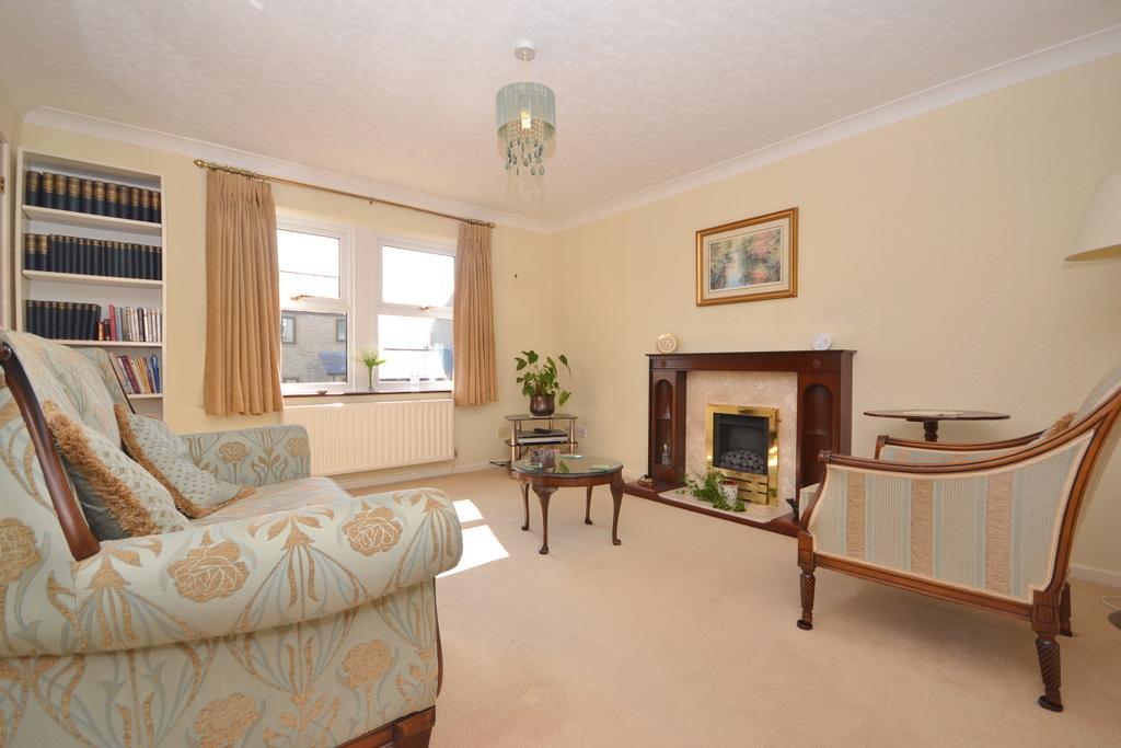 Church Brow Gardens, Clitheroe, BB7 2AB 3 bed semidetached house £