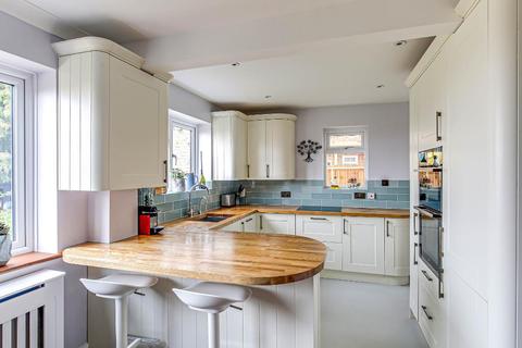 52 Glebe Hyrst, South Croydon, CR2 9JF