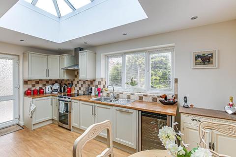7 Albert Road, Warlingham, CR6 9EP