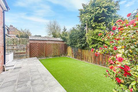 7 Albert Road, Warlingham, CR6 9EP