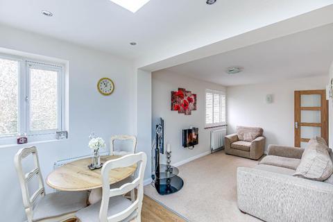 7 Albert Road, Warlingham, CR6 9EP