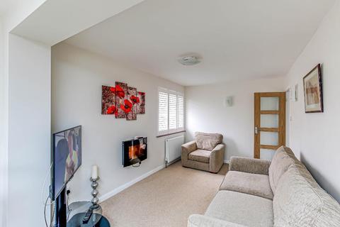 7 Albert Road, Warlingham, CR6 9EP