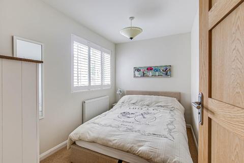 7 Albert Road, Warlingham, CR6 9EP