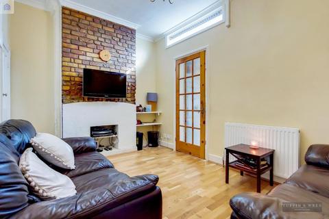 37 Ridley Avenue, London, W13 9XW