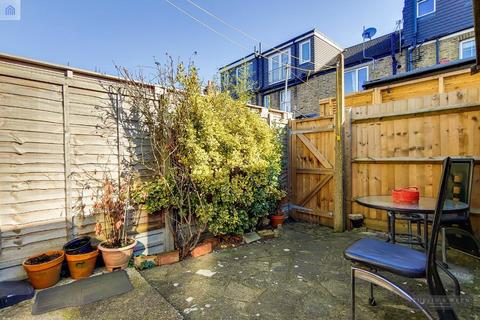37 Ridley Avenue, London, W13 9XW