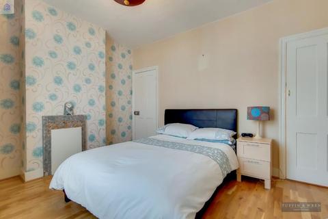 37 Ridley Avenue, London, W13 9XW