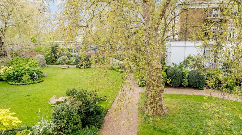 Bolton Gardens, Earl's Court, London 2 bed flat £5,200 pcm (£1,200 pw)