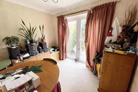 21 Brierley Close, Dunstable, LU6 3NB