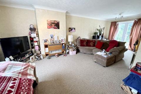 21 Brierley Close, Dunstable, LU6 3NB