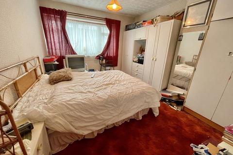 21 Brierley Close, Dunstable, LU6 3NB