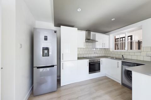 1 bedroom flat for sale, Rosiers Court, 46 St. Dunstans Street, Canterbury, Kent, CT2 8DA