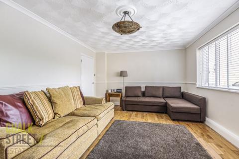 108 Bevan Way, Hornchurch, RM12 6DT