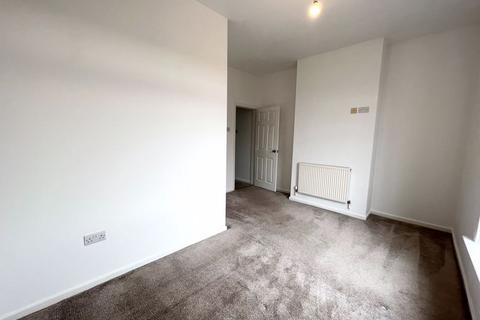 3 bedroom terraced house to rent, Chaddock Lane, Manchester