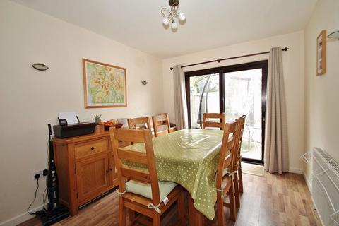 1b Judds Close, Witney, OX28 2JY