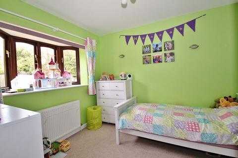 1b Judds Close, Witney, OX28 2JY