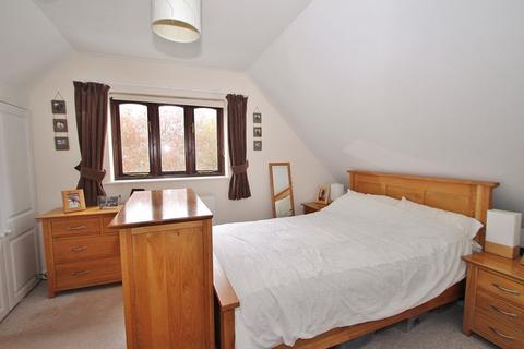 1b Judds Close, Witney, OX28 2JY