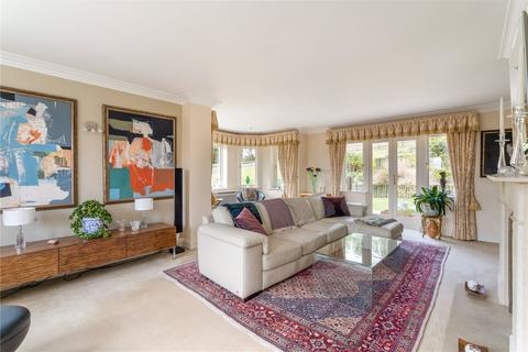 10 Chatsworth Place, Oxshott, Leatherhead, KT22 0SS