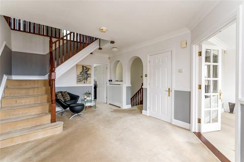10 Chatsworth Place, Oxshott, Leatherhead, KT22 0SS