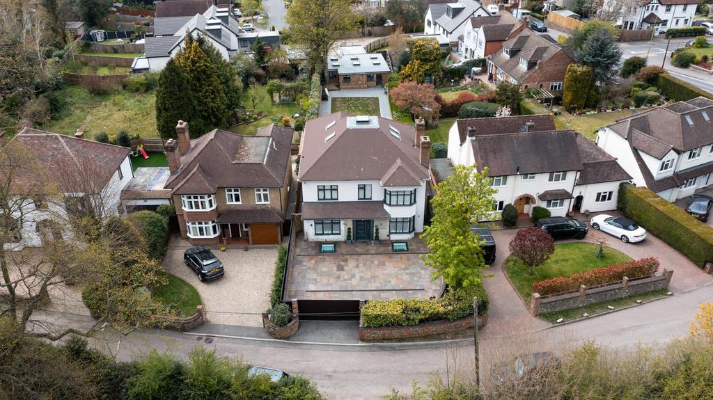 Gypsy Lane, Hunton Bridge, Kings Langley, WD4 8PR 9 bed detached house