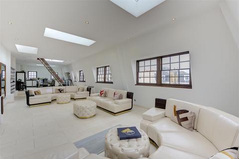Flat 8, 4 Lyall Street, London, SW1X 8DW