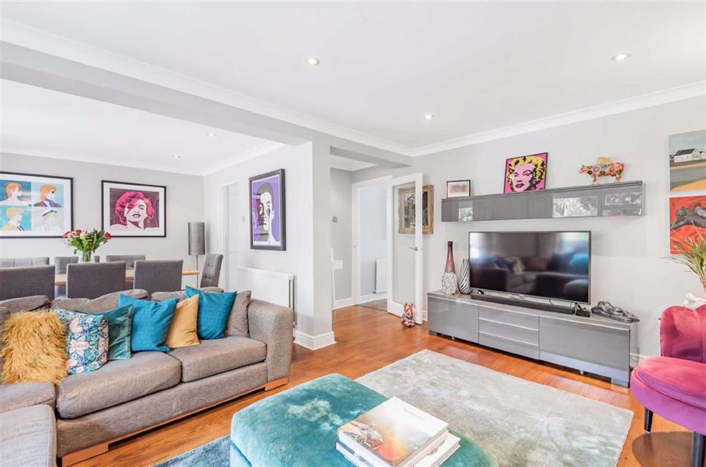 Northiam, Woodside Park 4 bed semidetached house £875,000