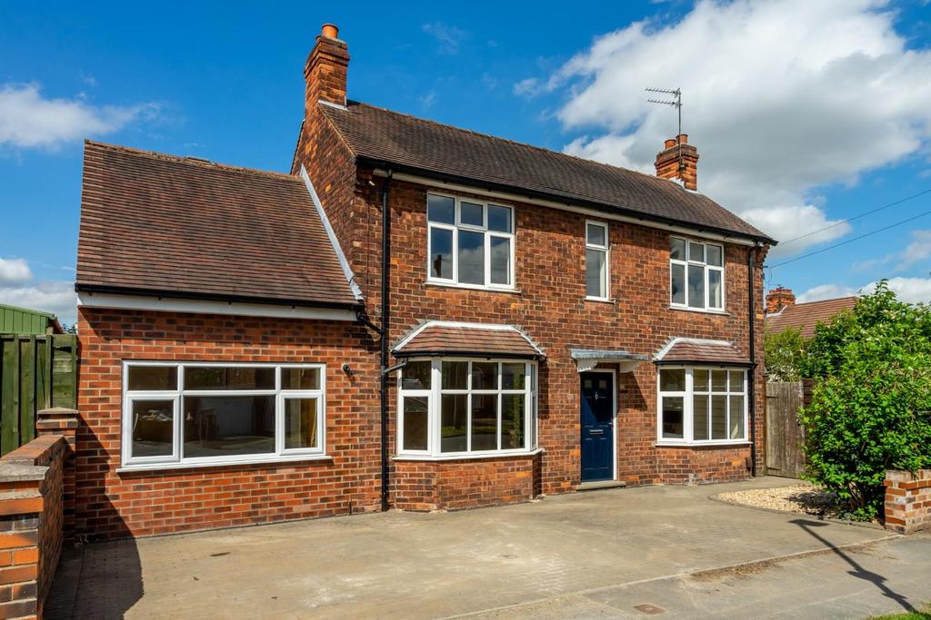 Malvern Avenue, York 4 bed detached house £399,950